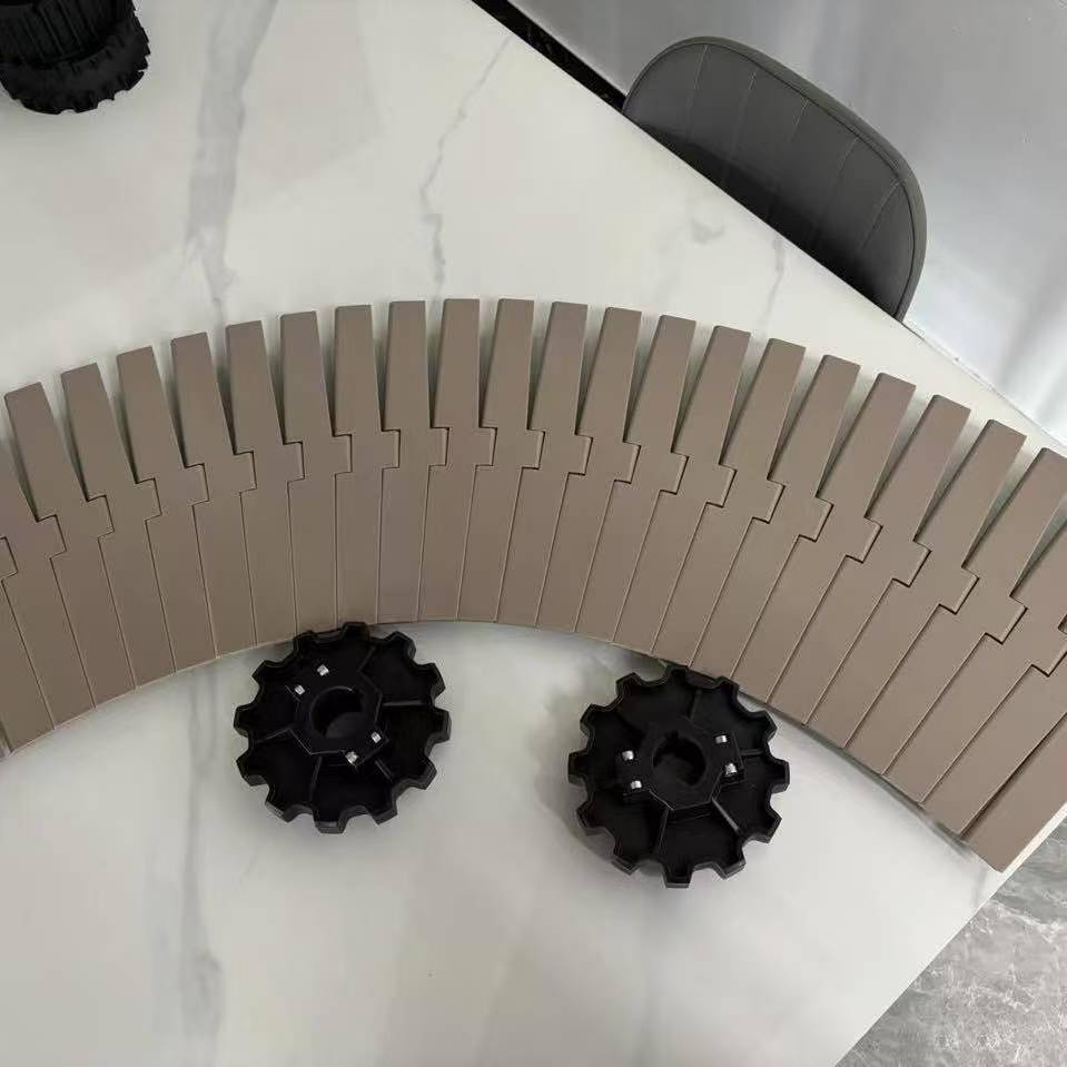 Turning plastic chain plate