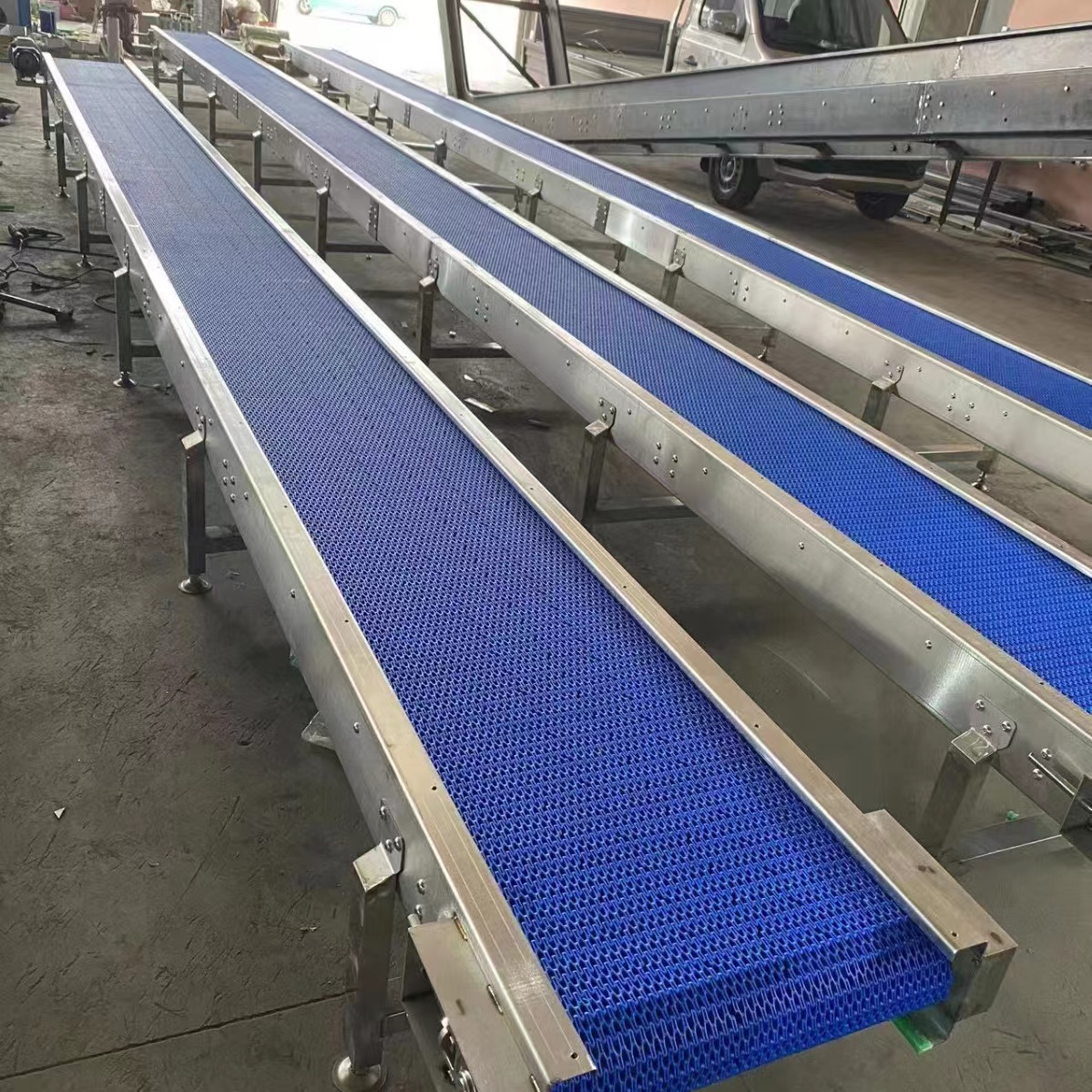 Straight-line modular belt conveyor